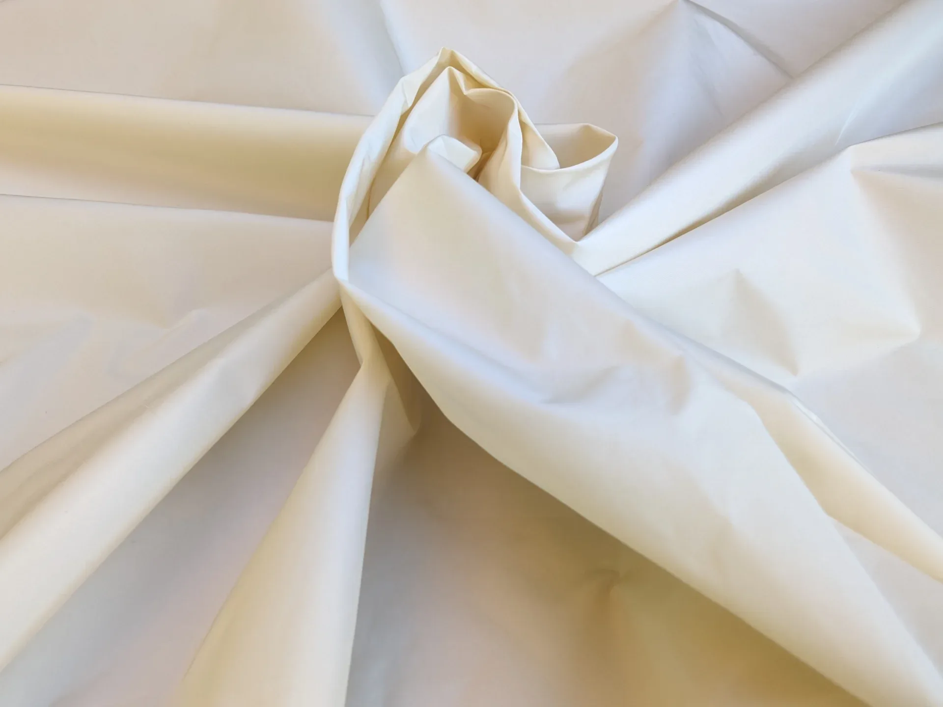 9 Yards Schumacher Solid Off White Taffeta Heavy Faux Silk MSRP USD150/Y